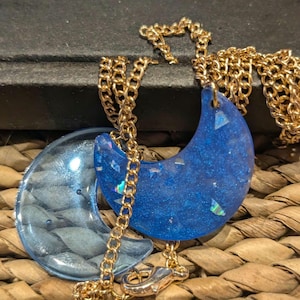Resin moon necklaces dark blue