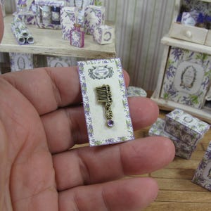 NEW**Dollhouse Lavender french jewel comb. 1:12 Miniature display card comb. Miniature perfumery bath complements for dollhouses & shops.
