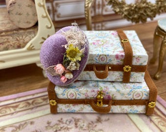 NEW***Dollhouse Miniature Hats. Miniature hat shop lady accessories. 1:12 Dollhouse Mannequins, Hat Boxes, Suitcases, Ladies Accessories.