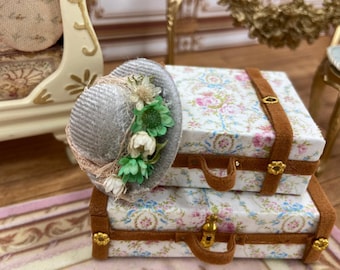 NEW***Dollhouse Miniature Hats. Miniature hat shop lady accessories. 1:12 Dollhouse Mannequins, Hat Boxes, Suitcases, Ladies Accessories.