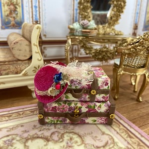 NEW***Dollhouse Miniature Hats. Miniature hat shop lady accessories. 1:12 Dollhouse Mannequins, Hat Boxes, Suitcases, Ladies Accessories.