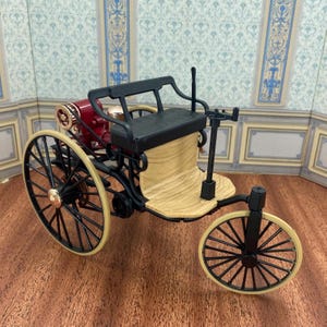 NEW***1886 Red Classic Car, Three Wheel Alloy Bicycle 1:12 Scale Miniature Collectible for Dollhouse Vintage Style, Decorative Vehicle Gift.