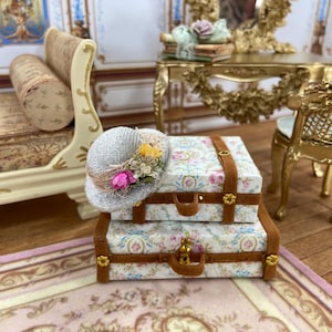NEW***Dollhouse Miniature Hats. Miniature hat shop lady accessories. 1:12 Dollhouse Mannequins, Hat Boxes, Suitcases, Ladies Accessories.