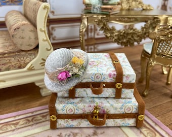 NEW***Dollhouse Miniature Hats. Miniature hat shop lady accessories. 1:12 Dollhouse Mannequins, Hat Boxes, Suitcases, Ladies Accessories.