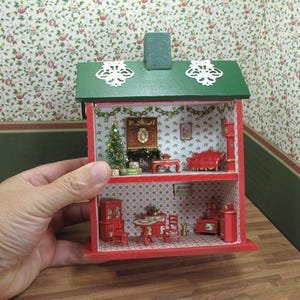 OOAK Christmas Doll house 1,48th scale fully decorated. Unique piece for miniature collectors. Dollhouse 1/4 1:48 48th 1/48 Quarter Scale.