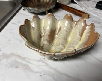 Frankoma Clam Shell Dish T9