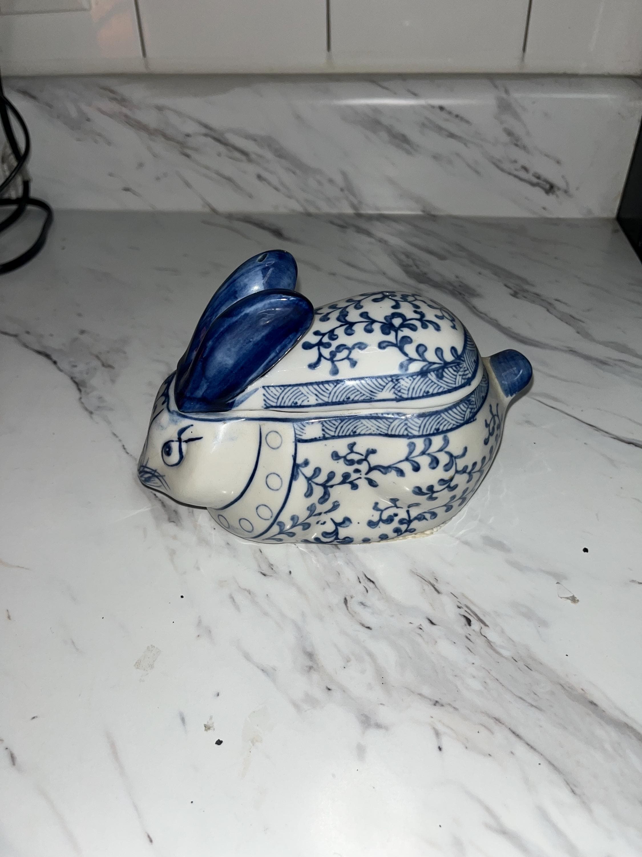 blue and white porcelain rabbit trinket box