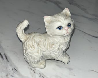Homco Vintage White Cat Kitten Blue Eyes Figurine Ceramic Bisque Persian 3.5&quot;