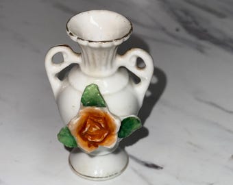 miniature vase, from the "Occupied Japan" period (1945-1952)