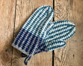 100% Wool Mittens size Medium Women's size Large - X Large, Hand Knit Hiking Snowshoe Sledding Mitts Made in USA Blue Green Gray Cream