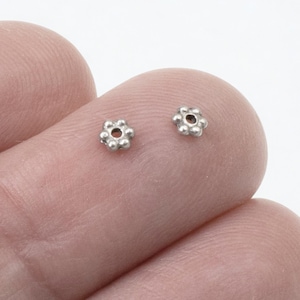 Antique Pewter Daisy Spacer Beads, 50-Pack 3mm Tiny Dark Silver Jewelry Findings, DIY Craft Supplies