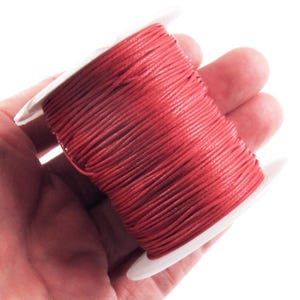 Vibrant Red 1mm Waxed Cotton Cord - 70 Meters - Versatile String for Jewelry Making, Binding, and Beading Bild 3