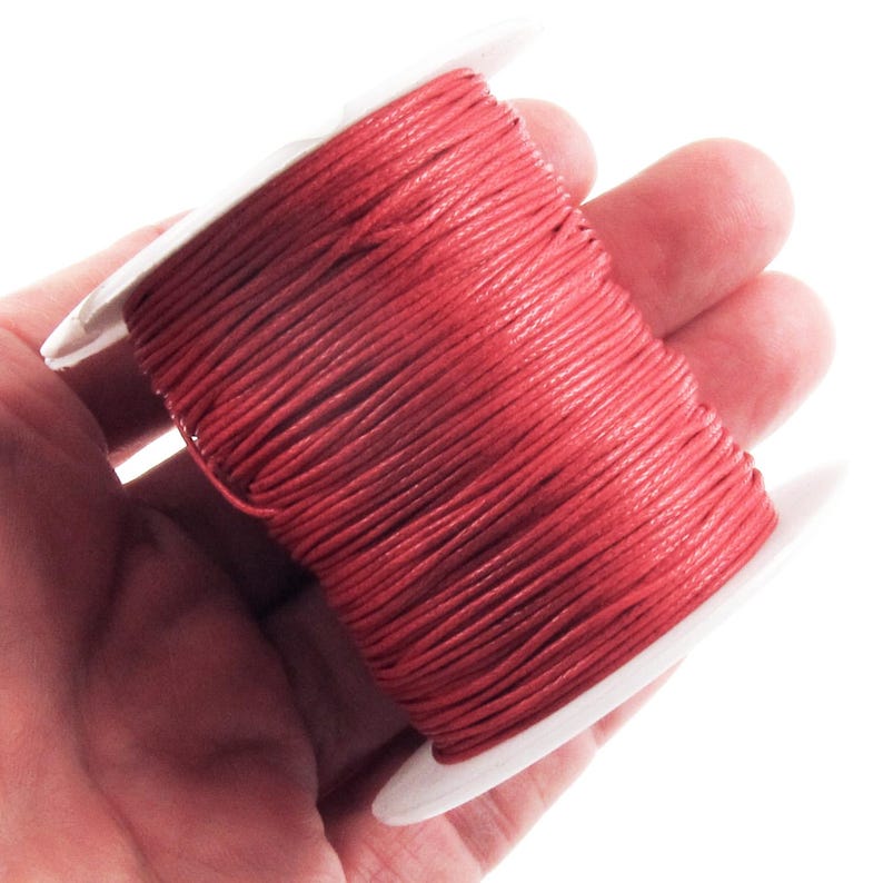 Vibrant Red 1mm Waxed Cotton Cord - 70 Meters - Versatile String for Jewelry Making, Binding, and Beading Bild 3