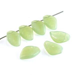 25 Light Mint Green Opal Leaf Beads, Czech Glass Nature Leaves image 2