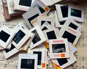 diapositives vintage en carton. De vieilles photos pour des journaux indésirables et des albums de coupures