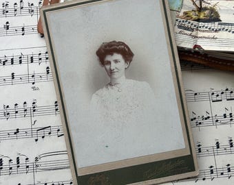 Femme édouardienne CDV : portrait photographique des années 1910 (16,5 cm x 11 cm)