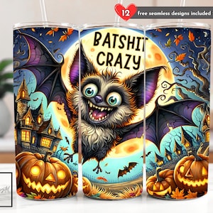 Puede incluir: Vaso con temática de Halloween con un murciélago de dibujos animados frente a una luna llena, el texto "BATSHIT CRAZY", e imágenes de casas encantadas y calabazas. El vaso incluye una pajita y las palabras "12 free seamless designs included".