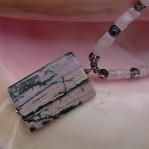 SALE  Rhodonite and Rose Quartz Necklace Earrings Set  Graphic in Pink and Black 9a3