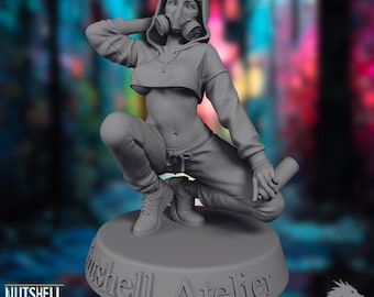 Urban Spray Painter Statue | 1:20 Scale Female Figure | SFW / NSFW Display Model | Nutshell