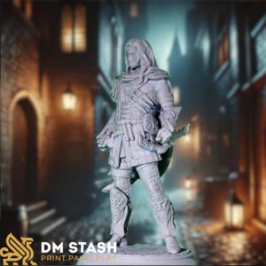 Heroic elf rogue miniature in mid-action pose with a mask, layered leather armor, throwing knives across the chest, and tactical pouches—designed for immersive storytelling in fantasy wargames or painting projects.