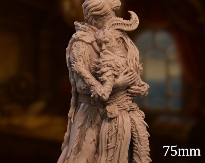 Lovers' Embrace Resin Model Kit: Tiefling and Noble, 75mm/140mm