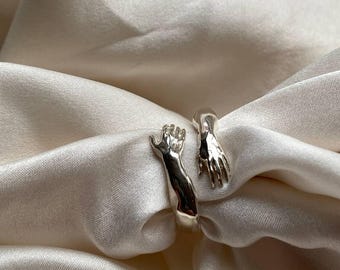 925 Sterling Silver Ring Hug Ring Stackable Ring Minimalist Ring Love Ring Adjustable Ring Gift for Women Hugging Hand Ring Daughter