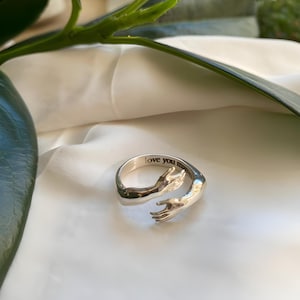925 Sterling Silber Ring, personalisierte Liebe Umarmung Ring, gravierte Handring, Paar Liebhaber Ring, süßes Geschenk, verstellbarer minimalistischer Umarmungsring