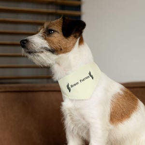 Honden bandana halsband, howdy partner bandana halsband, cowgirl bandana, western bandana, western geschenken, grappige honden bandana, howdy partner