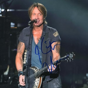 Signed Keith Urban 8 x 10 Photo Hot
