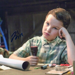 Signed Iain Armitage 8 x 10 Photo Young Sheldon Nice