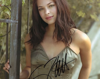 Signed Kristin Kreuk 8 x 10 Photo Nice