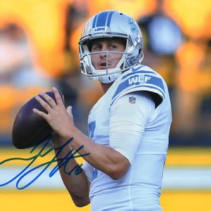 Signed Jared Goff 8 x 10 Photo Detroit Lions Very Nice
