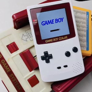 Nintendo Game Boy Color – Classic FC Transparent Red & White Shell – Custom Retro Upgrade