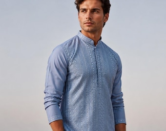 Blauer Seiden-Baumwoll-Kurta für Herren – Geometrische Stickerei, Stehkragen
