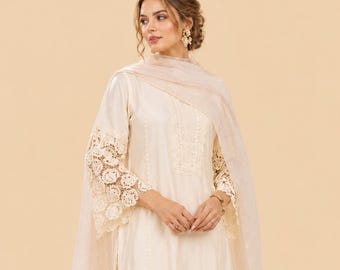 Ivory Embroidered Kurta Set with Dupatta – Premium Ethnic Wear