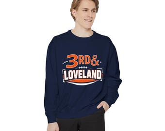 Sudadera 3rd & Loveland / Cuello redondo con el logotipo del campo de fútbol