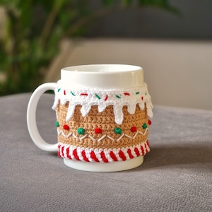 Christmas Gingerbread Crochet Mug Cozy Pattern – Holiday Crochet Pattern Festive Mug Cover DIY Christmas Gift Idea Beginner-Friendly pattern