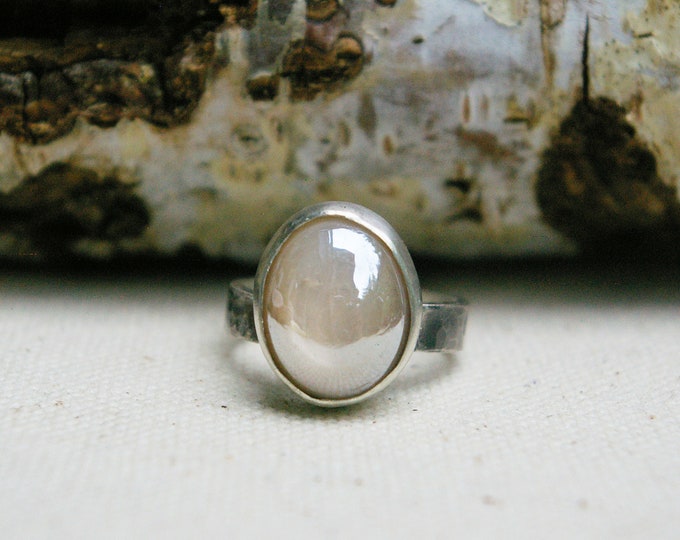 Peach Moonstone Ring, Silvertone Finish, Hammered Band, Sterling Silver, Size 7
