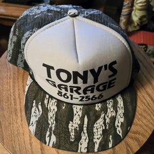 Neue Vintage 80er/90er Jahre Trucker Cap, Grau Camo, Tony&#39;s Garage