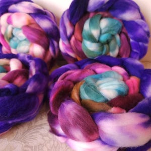 I Would Rather Be A Mermaid 4 oz Merino soft  24 micron Superwash Roving Top for spinning Yarn