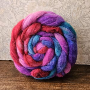 Otterpop 4 oz Merino nylon acrylic blend soft  24 micron Superwash Roving Top for spinning Yarn