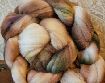 Wood Duck 3.9 oz Wool 23 Micron superwash Merino Roving, hand dyed spinning fiber