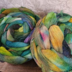 Tree Spirit 4oz Merino nylon acrylic blend soft  24 micron Superwash Roving Top for spinning Yarn