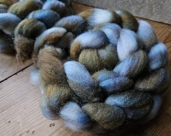 Faded Velvet 4 oz BFL Wool Roving, hand dyed fine spinning fiber