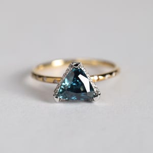 Teal Color Sapphire Ring with Diamond, 18k Solid Gold Ring ,1.62ct Modified Triangular Sapphire, Simple Green Sapphire Ring,Gift for Her