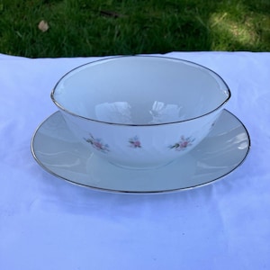 Vintage Noritake China Mabel (6357) Oval Sauciere mit befestigtem Unterteller Japan