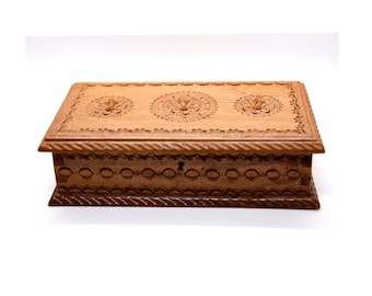 Vintage hand carved natural solid wood jewelry box with Flower pattern