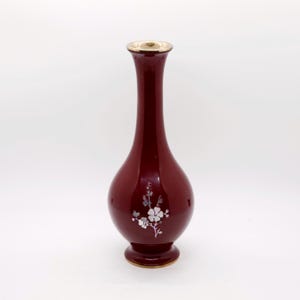 Vintage Lacquered Vase With Mother Of Pearl Inlay Mad in Korea 8&quot;
