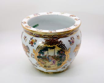 Hand Painted Vintage Vase: Lover in Swing, Made in China 6"x7"