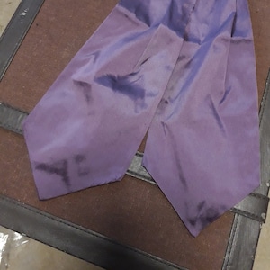 Paarse Cravat, licht paarse Cravat